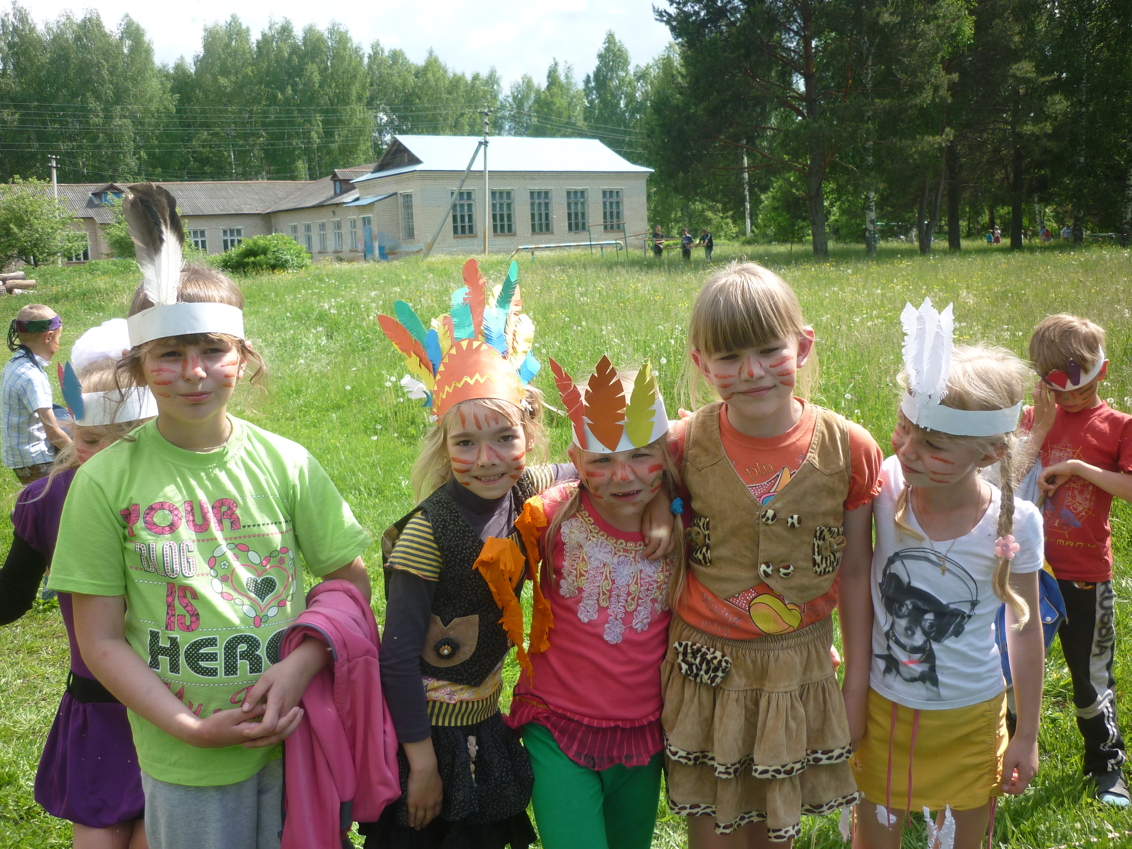 Программа летнего лагеря с дневным пребыванием детей «Город радуги» смена «Веселые путешественники»